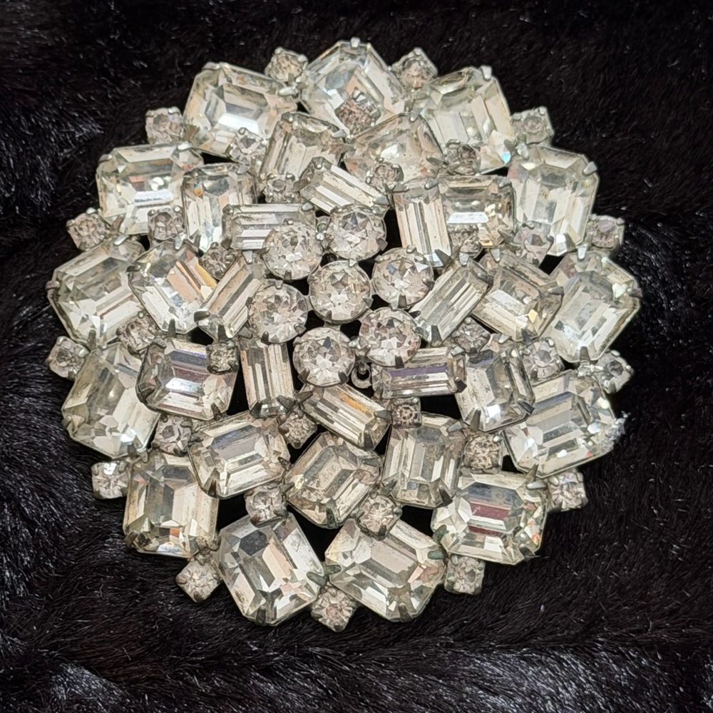 Albert Weiss Silver Rhinestones Brooch - Picture 6 of 7
